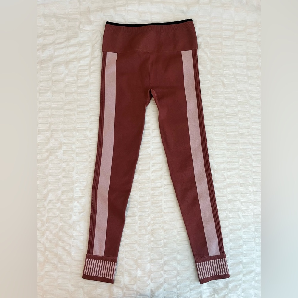 FABLETICS SEAMLESS LEGGINGS - Picture 5 of 6